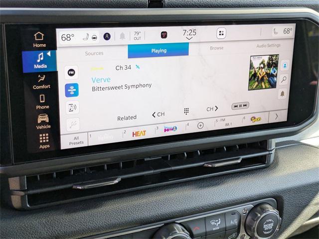 new 2025 Jeep Wrangler car, priced at $46,471