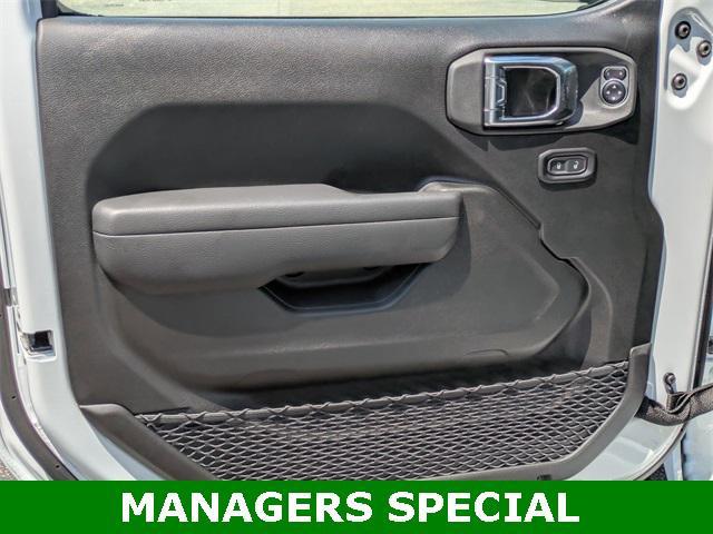 new 2025 Jeep Wrangler car, priced at $42,934