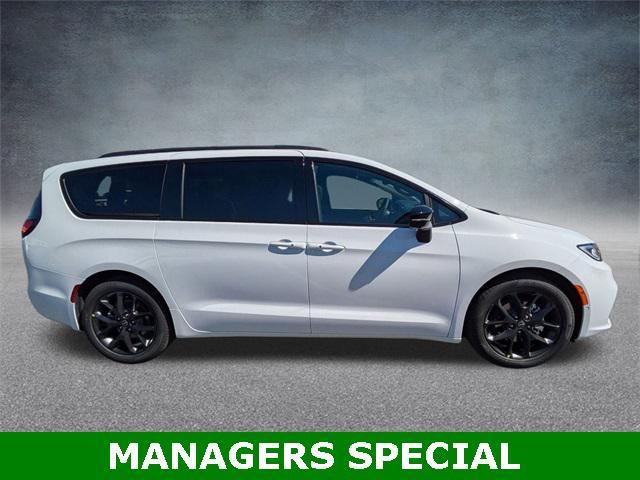 new 2026 Chrysler Pacifica car, priced at $48,453