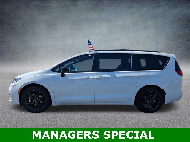 new 2026 Chrysler Pacifica car, priced at $48,453