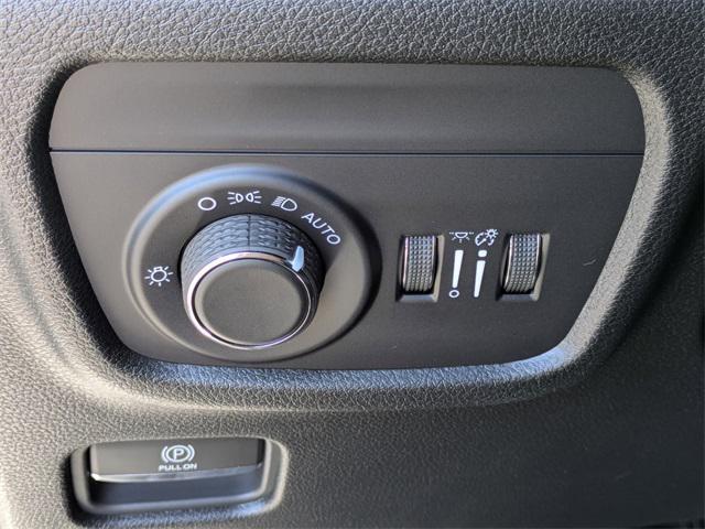 new 2025 Jeep Grand Cherokee car, priced at $42,137