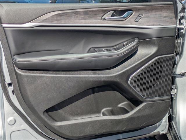 new 2025 Jeep Grand Cherokee car, priced at $51,279