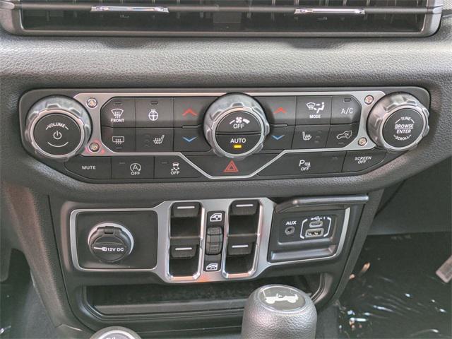 new 2025 Jeep Wrangler car, priced at $47,290