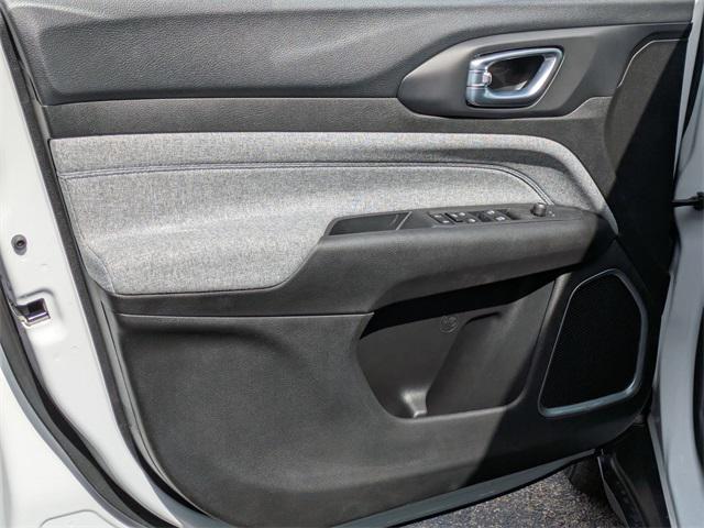 new 2025 Jeep Compass car, priced at $25,617