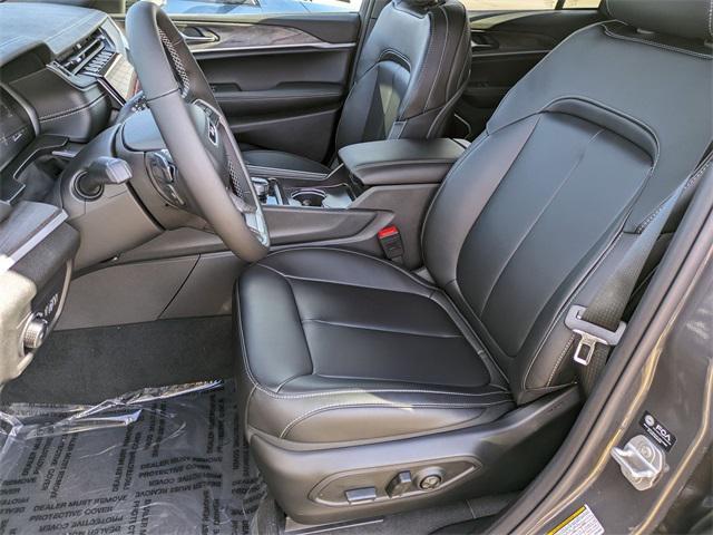new 2025 Jeep Grand Cherokee car, priced at $48,725