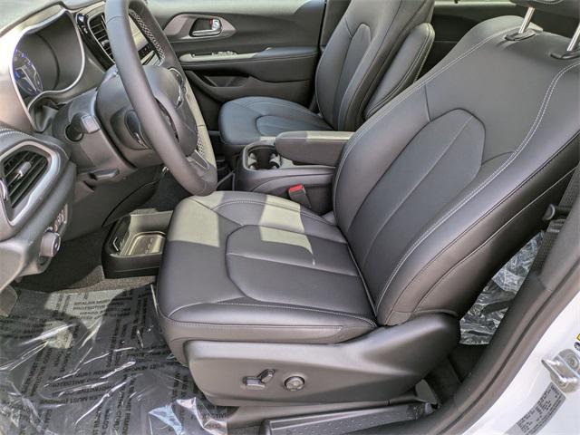 new 2025 Chrysler Pacifica car, priced at $48,929