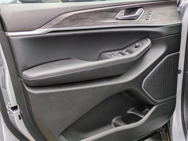 new 2025 Jeep Grand Cherokee L car, priced at $49,571