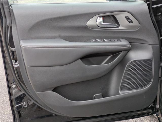 new 2025 Chrysler Pacifica car, priced at $45,930