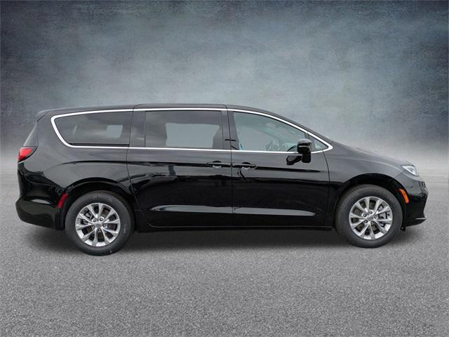 new 2025 Chrysler Pacifica car, priced at $45,930