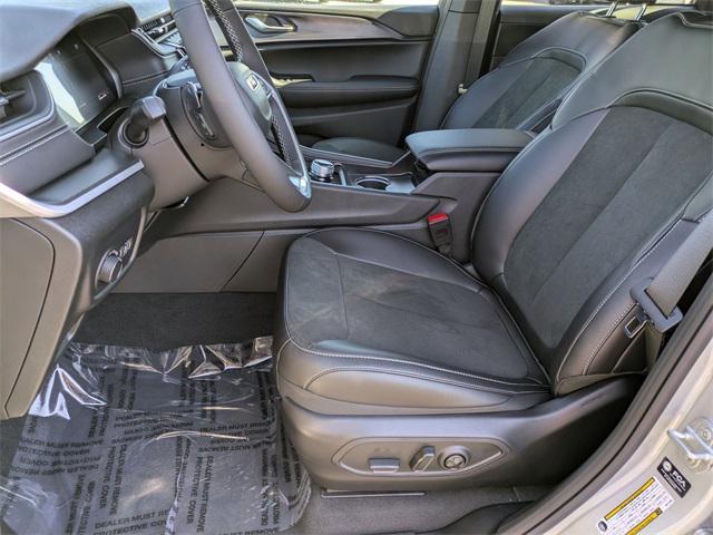 new 2025 Jeep Grand Cherokee car, priced at $41,530