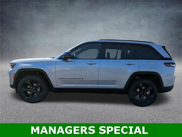 new 2025 Jeep Grand Cherokee car, priced at $38,430