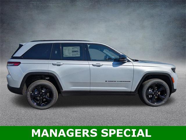new 2025 Jeep Grand Cherokee car, priced at $38,430