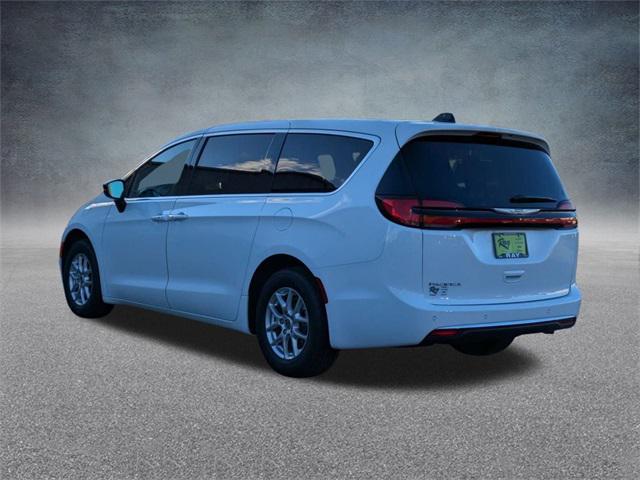 new 2025 Chrysler Pacifica car, priced at $40,609