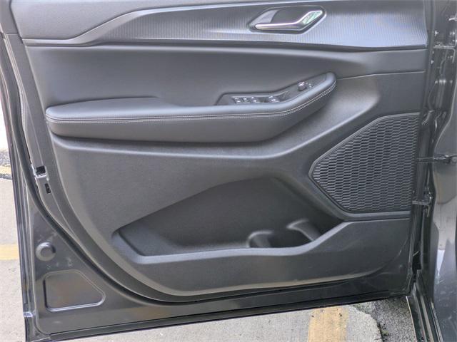 new 2025 Jeep Grand Cherokee car, priced at $38,345