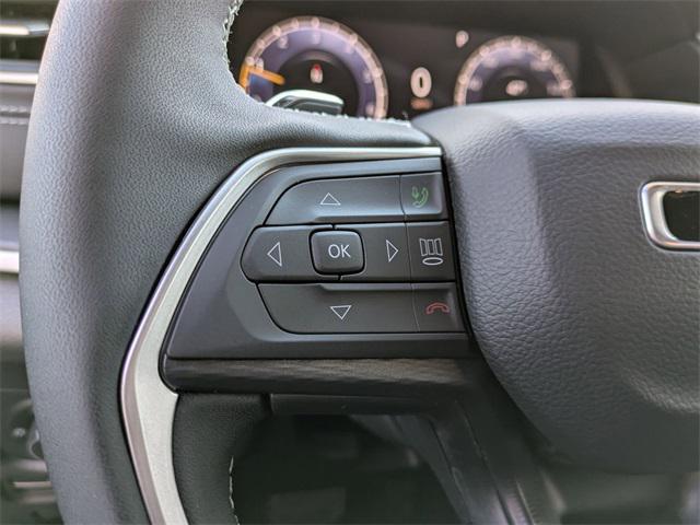 new 2025 Jeep Grand Cherokee car, priced at $40,962