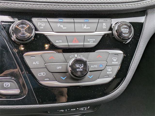 new 2025 Chrysler Pacifica Hybrid car, priced at $45,974