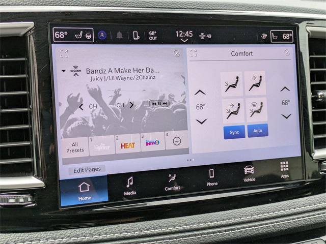 new 2025 Chrysler Pacifica Hybrid car, priced at $45,974