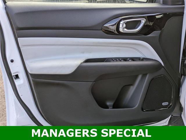 new 2025 Jeep Compass car, priced at $31,554