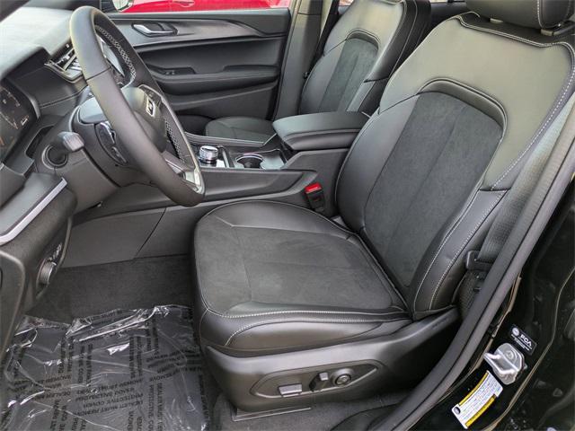 new 2025 Jeep Grand Cherokee car, priced at $39,789