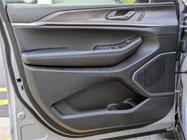 new 2025 Jeep Grand Cherokee car, priced at $48,834