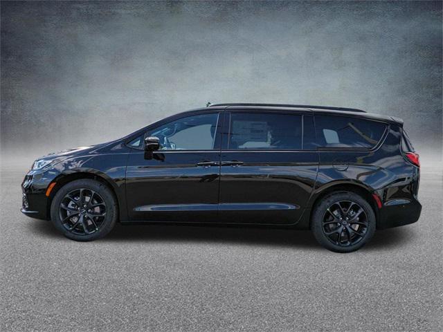 new 2024 Chrysler Pacifica car, priced at $47,629