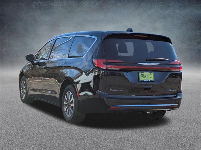 new 2025 Chrysler Pacifica Hybrid car, priced at $43,888