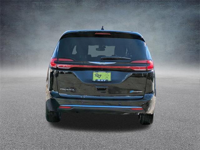 new 2025 Chrysler Pacifica Hybrid car, priced at $43,888