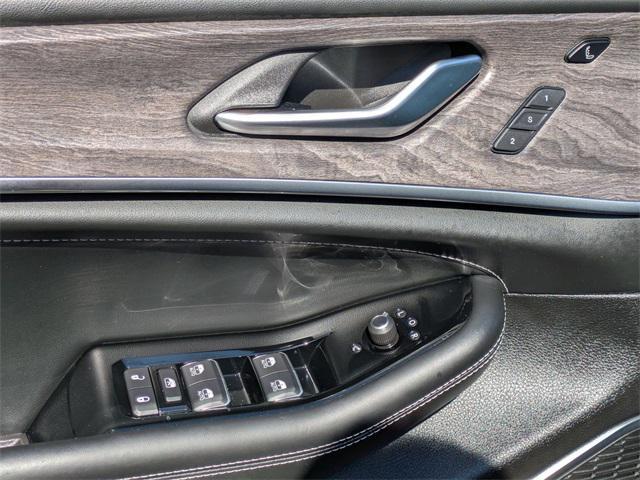 used 2023 Jeep Grand Cherokee car, priced at $38,199