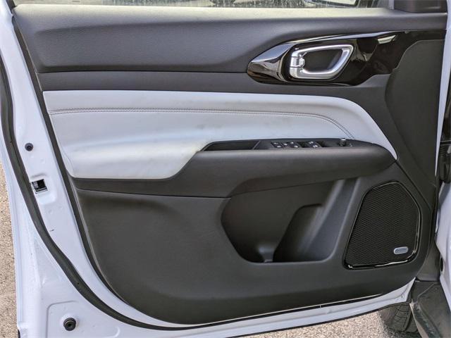new 2025 Jeep Compass car, priced at $33,697