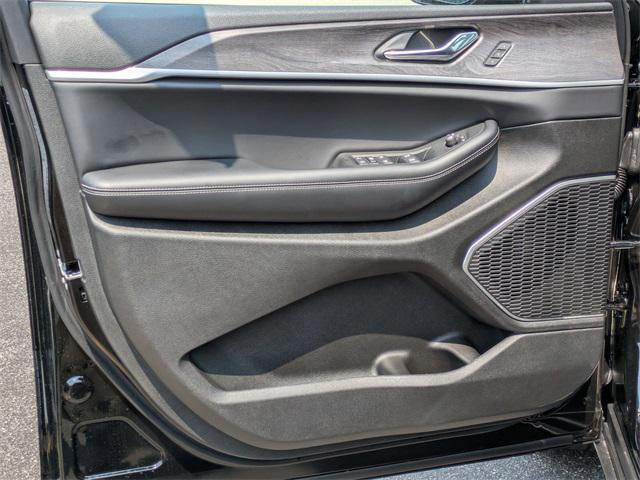 new 2025 Jeep Grand Cherokee car, priced at $52,634
