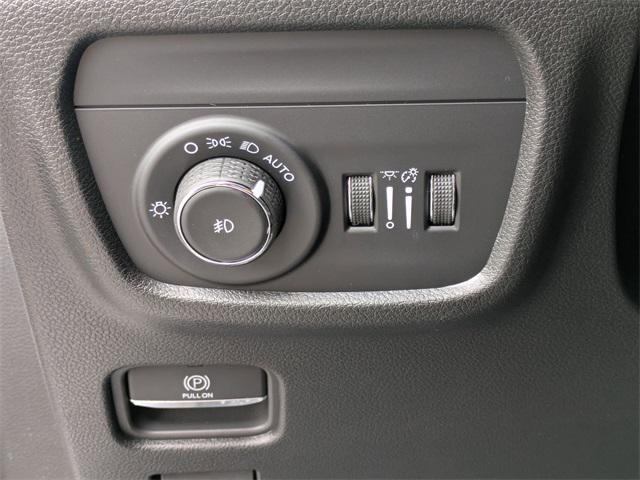 new 2025 Jeep Grand Cherokee car, priced at $41,574