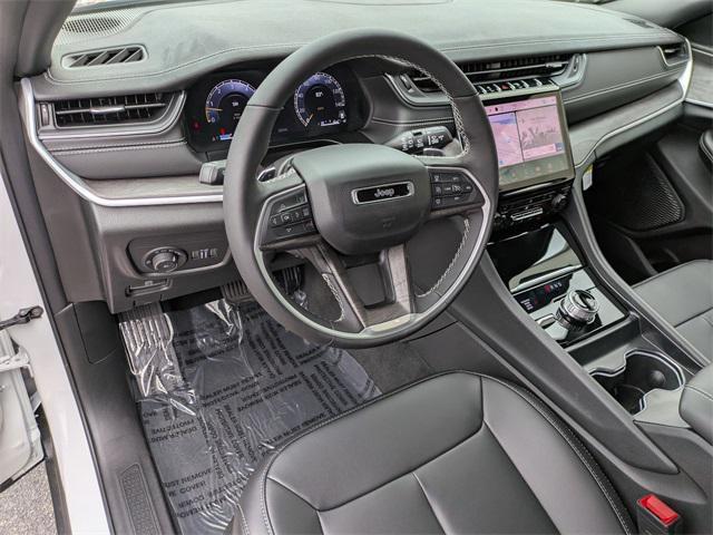 new 2025 Jeep Grand Cherokee car, priced at $41,574
