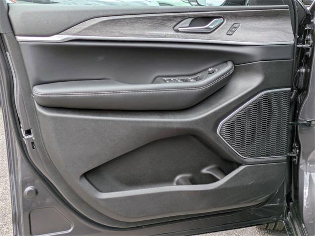 new 2025 Jeep Grand Cherokee L car, priced at $49,942