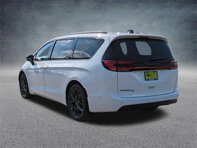 new 2024 Chrysler Pacifica car, priced at $40,410