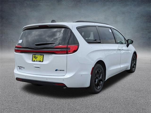 new 2024 Chrysler Pacifica Hybrid car, priced at $58,123