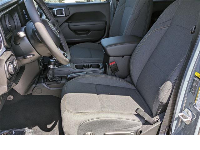 new 2025 Jeep Wrangler car, priced at $45,652