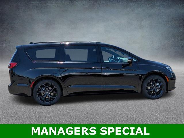 new 2024 Chrysler Pacifica car, priced at $40,772