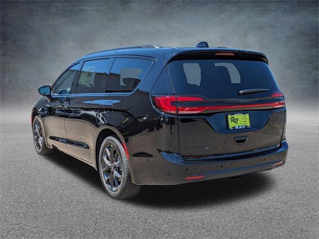 new 2024 Chrysler Pacifica car, priced at $45,160