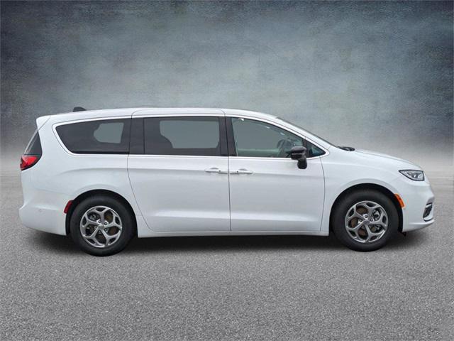 new 2024 Chrysler Pacifica car, priced at $50,842