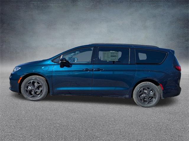 new 2025 Chrysler Pacifica Hybrid car, priced at $54,362