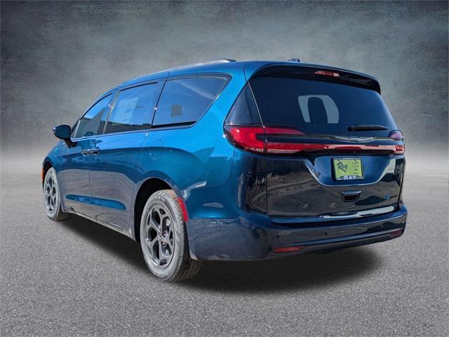 new 2025 Chrysler Pacifica Hybrid car, priced at $54,362