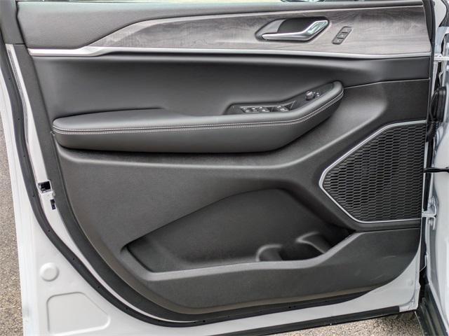 new 2025 Jeep Grand Cherokee car, priced at $46,821