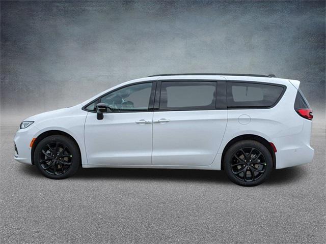 new 2024 Chrysler Pacifica car, priced at $48,117