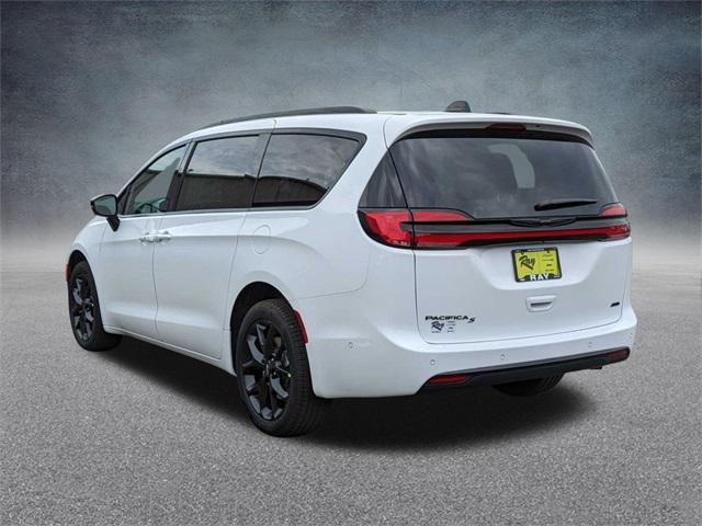 new 2024 Chrysler Pacifica car, priced at $48,117