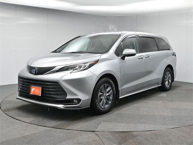 used 2022 Toyota Sienna car, priced at $29,995