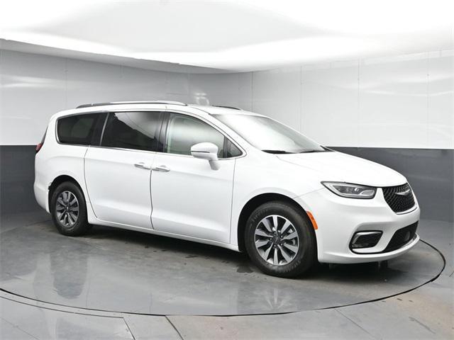 used 2021 Chrysler Pacifica car, priced at $16,395