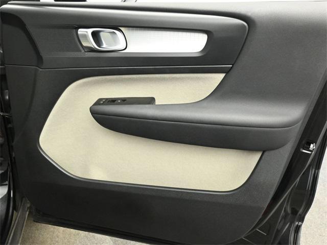 used 2022 Volvo XC40 car, priced at $22,630