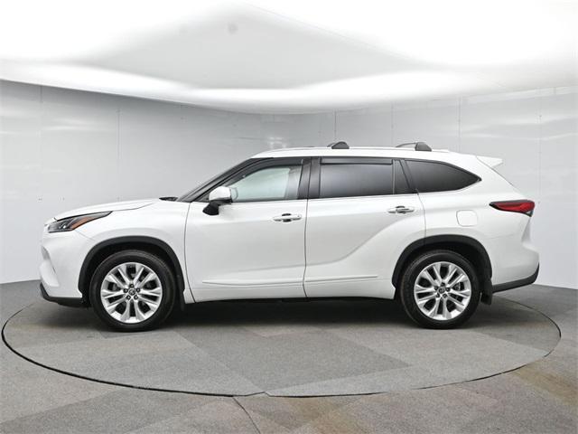 used 2022 Toyota Highlander car, priced at $29,844