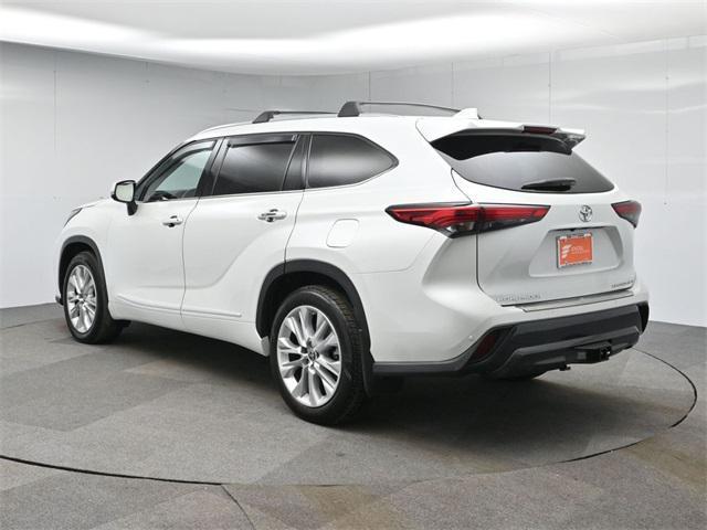 used 2022 Toyota Highlander car, priced at $29,844