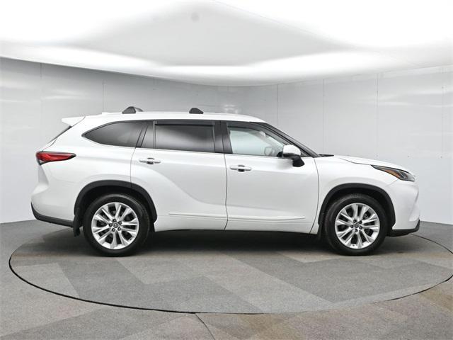 used 2022 Toyota Highlander car, priced at $29,844